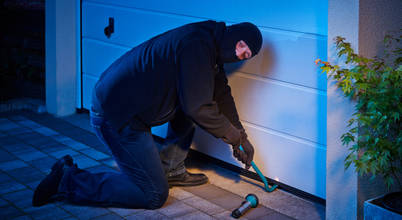 Entspannt in die Ferien - Praktische Tipps für eine sichere Garage Chamberlain GmbH Garagentore Ferien,Garage,Sicherheit,Diebe,Chamberlain