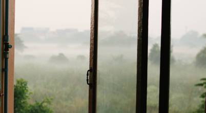 Suchhelden press profile homify Holzfenster Sky, Plant, Window, Building, Picture frame, Fixture, Wood, Shade, Cloud, Tree