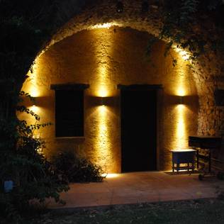 15 Ideas To Light Up Your Home's Exterior (And Make It Look Great)