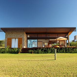 What are the benefits of living in a one-floor home? 