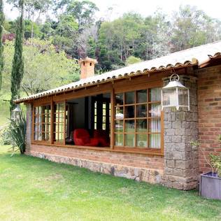 Top 5: from 6 houses that don't follow conventions to 20 ideas to make your TV area look spectacular