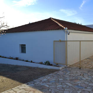Casas de estilo mediterraneo por RenoBuild Algarve