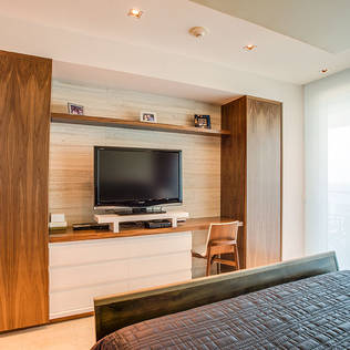 Yatak Odasına Televizyon Yerleştirmek İçin 17 Harika Fikir