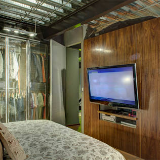 Yatak Odasına Televizyon Yerleştirmek İçin 17 Harika Fikir