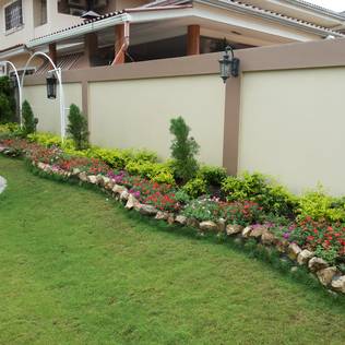 8 small gardens that will inspire you in any season