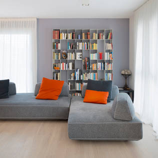 Gri Bir Oturma Odası İçin Sizi Kıskandıracak 14 Fikir!