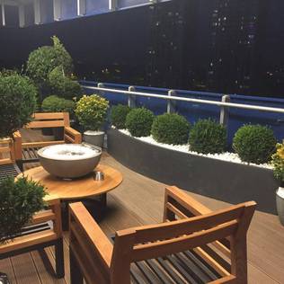 Dış mekanlar için uygun fiyatlı ahşap zemin döşeme örnekleri