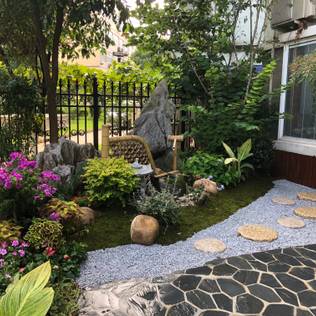 8 small gardens that will inspire you in any season