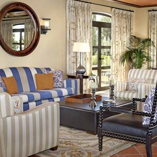 The welcoming style of Pine Cliffs condominiums  