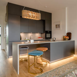 Gri Mutfağınızın Zemini Nasıl Olmalı: 8 İlham Kaynağı