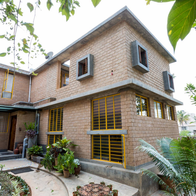 Farmhouse:  Houses by Biome Environmental Solutions Limited