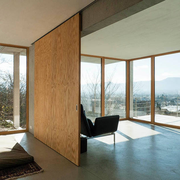 Cửa sổ & cửa ra vào phong cách hiện đại bởi GIAN SALIS ARCHITEKT Hiện đại