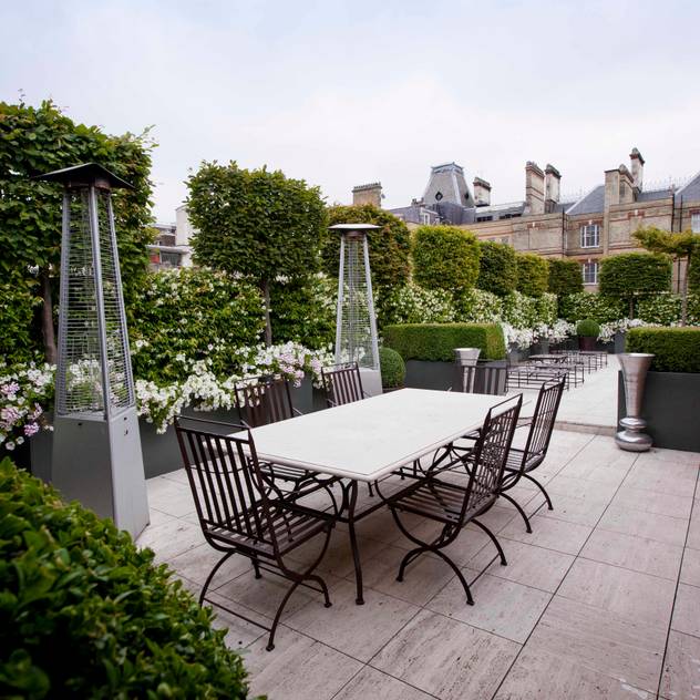 Somewhere to dine: modern Garden by Cameron Landscapes and Gardens