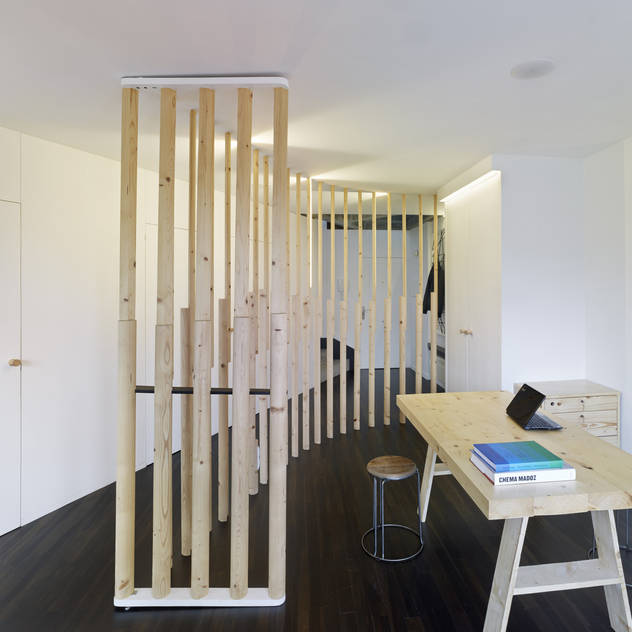 Reforma de apartamento en dos plantas, A Estrada, Pontevedra: Estudios y despachos de estilo minimalista de ameneirosrey | HH arquitectos