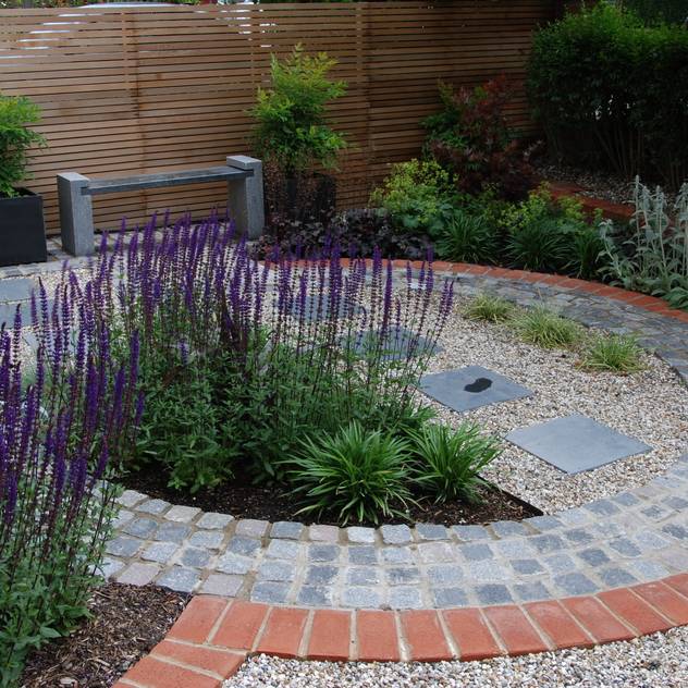 West London Contemporary Front Garden: modern Garden by Christine Wilkie Garden Design