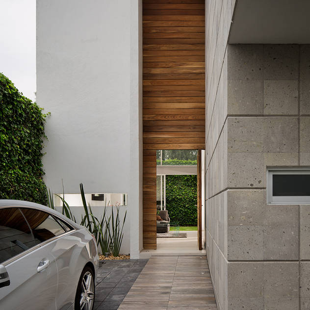 Valencia - Micheas Arquitectos: Paredes y pisos de estilo moderno por Micheas Arquitectos