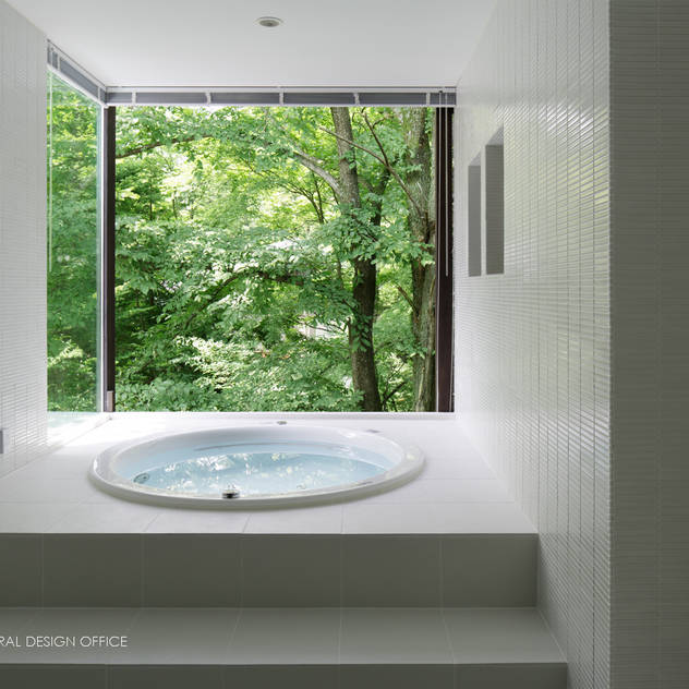Phòng tắm phong cách hiện đại bởi atelier137 ARCHITECTURAL DESIGN OFFICE Hiện đại Gạch ốp lát