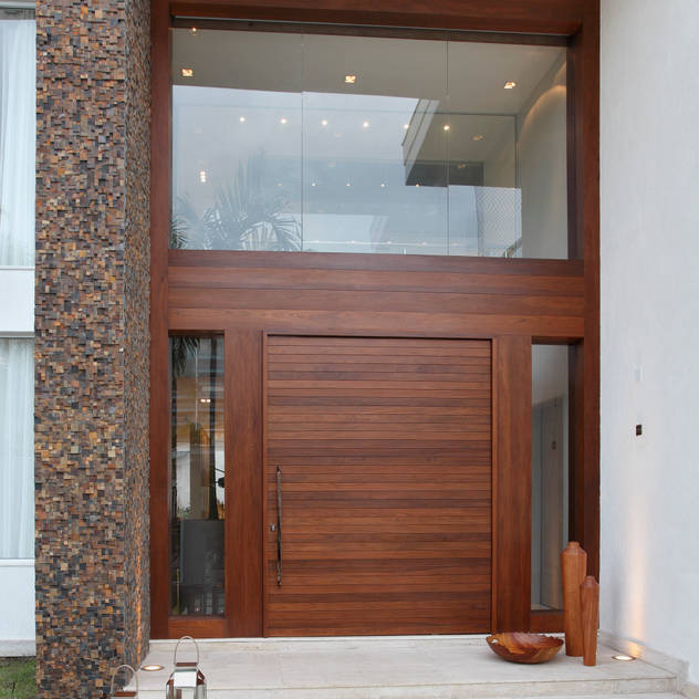  pintu depan by Arquitetura e Interior