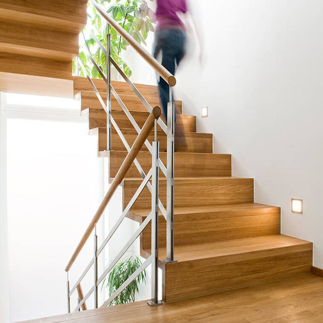 Hành lang, sảnh & cầu thang phong cách hiện đại bởi Holzmanufaktur Ballert e.K. Hiện đại