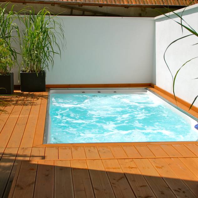 Hồ bơi phong cách hiện đại bởi Future Pool GmbH Hiện đại