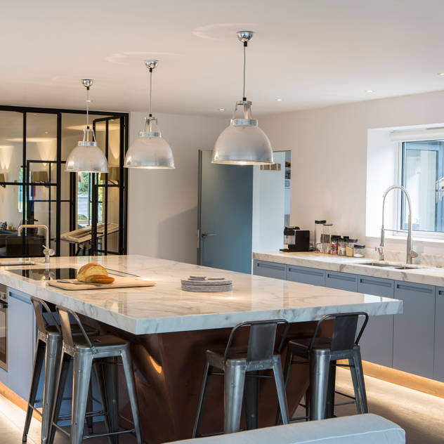 Private Residence, Surrey: modern Kitchen by Nice Brew Interior Design