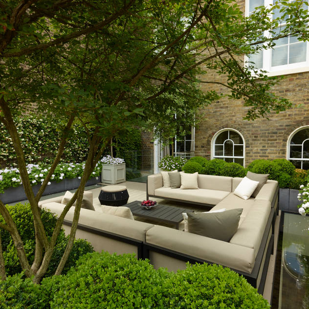 A London Roof Garden:  Terrace by Bowles & Wyer