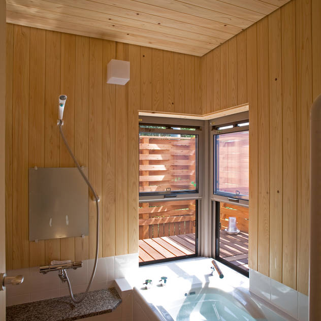 Bathroom by 尾日向辰文建築設計事務所 Bathroom by 尾日向辰文建築設計事務所