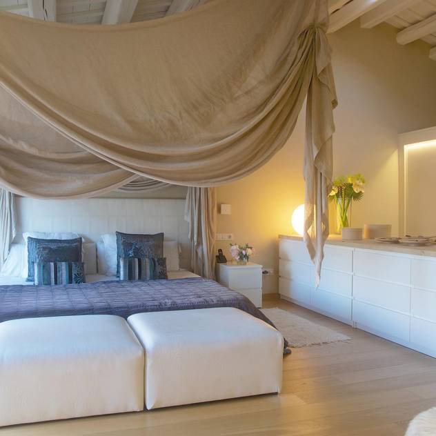 mediterranean Bedroom by Brick construcció i disseny