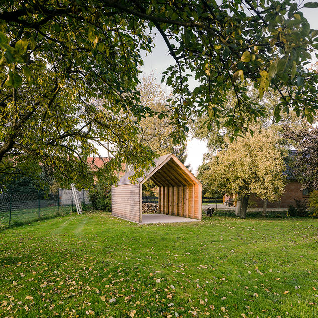 Nhà để xe/nhà kho phong cách tối giản bởi JAN RÖSLER ARCHITEKTEN Tối giản Gỗ Wood effect
