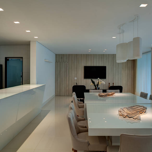 Sala de Jantar: Salas de jantar modernas por Isabella Magalhães Arquitetura & Interiores