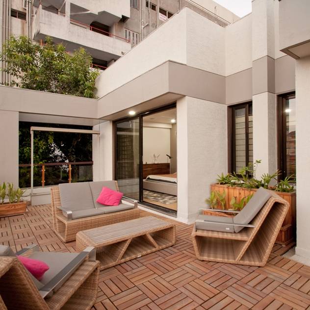Ahaan Villa - Ahmedabad:  Terrace by OPENIDEAS