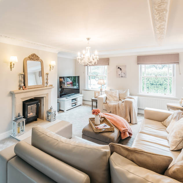 Salas de estilo moderno por Katie Malik Interiors