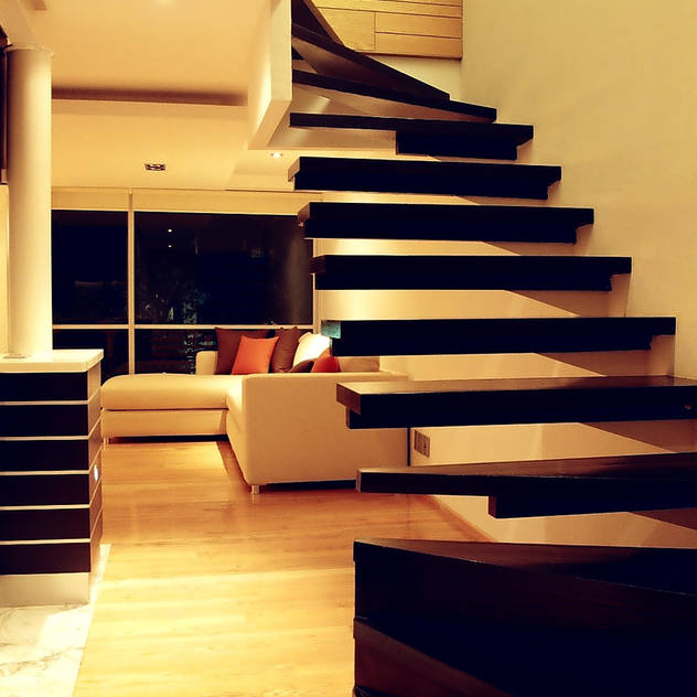 RIMA Arquitectura Modern Wooden Corridor & Stairs