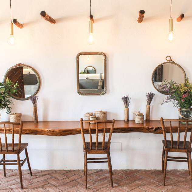 homify Rustic style dining room