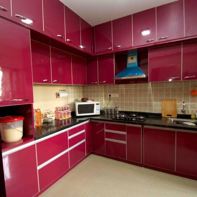 Cocinas de estilo moderno por Kriyartive Interior Design