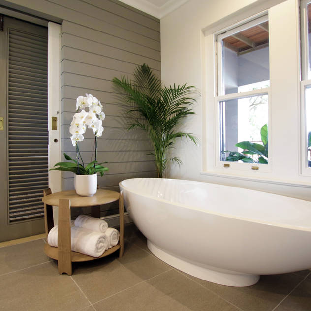 Bathroom by JSD Interiors Bathroom by JSD Interiors