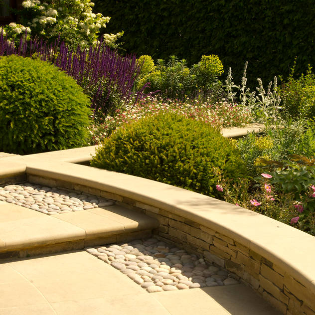 Arts and Crafts Inspired Front Garden: country Garden by Elks-Smith Landscape and Garden Design