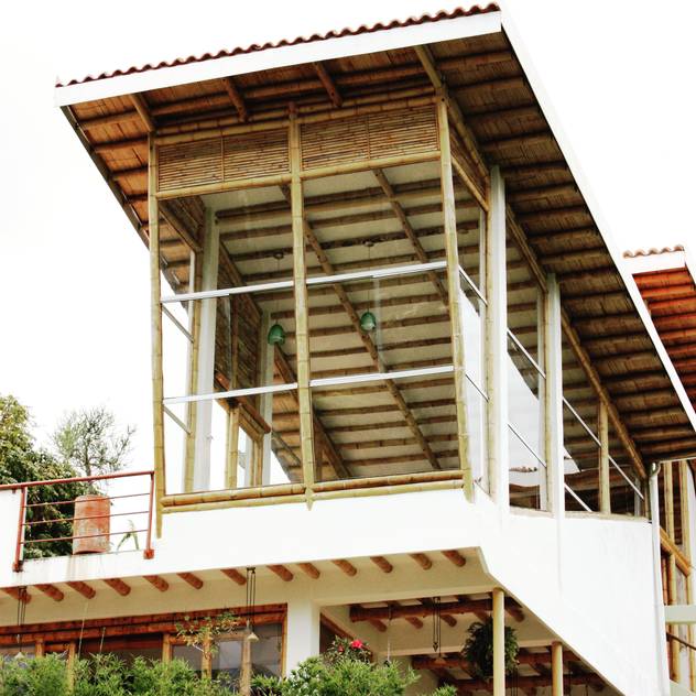 Rumah Modern Oleh Zuarq. Arquitectos SAS Modern Bambu Green