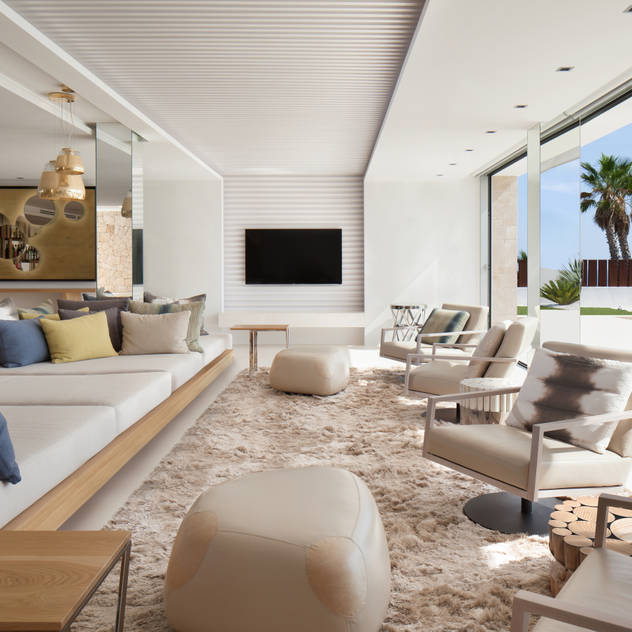 Roca Llisa Modern living room by ARRCC Modern