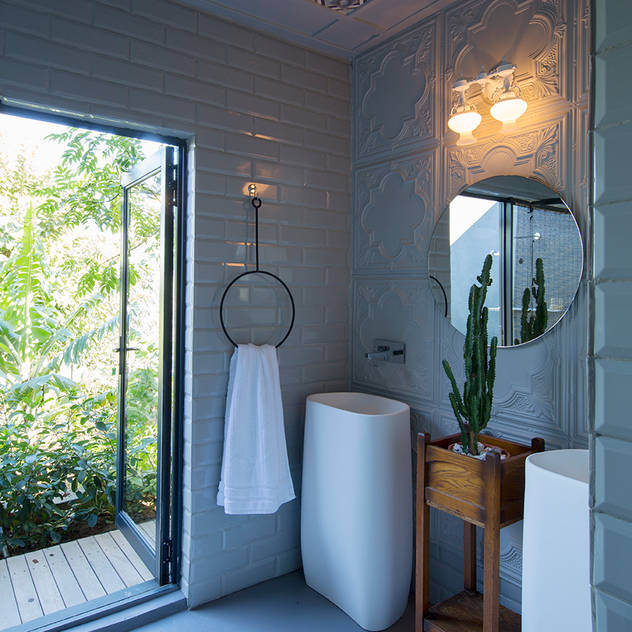 The Black House Etienne Hanekom Interiors Eclectic style bathroom Ceramic Grey