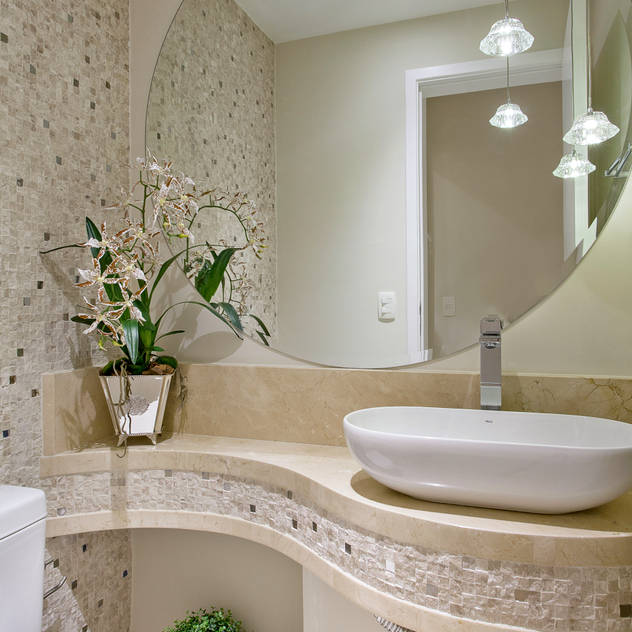 Apartamento Jundiaí: Banheiros modernos por Designer de Interiores e Paisagista Iara Kílaris