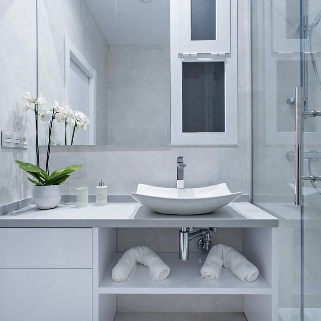 Vivienda Almeria: Baños de estilo minimalista de PL Architecture