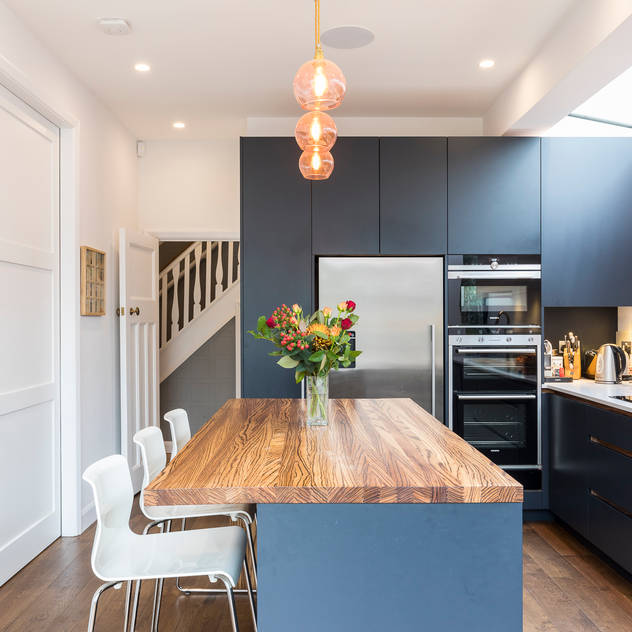 Vicarage Rd London SW14: modern Kitchen by VCDesign Architectural Services