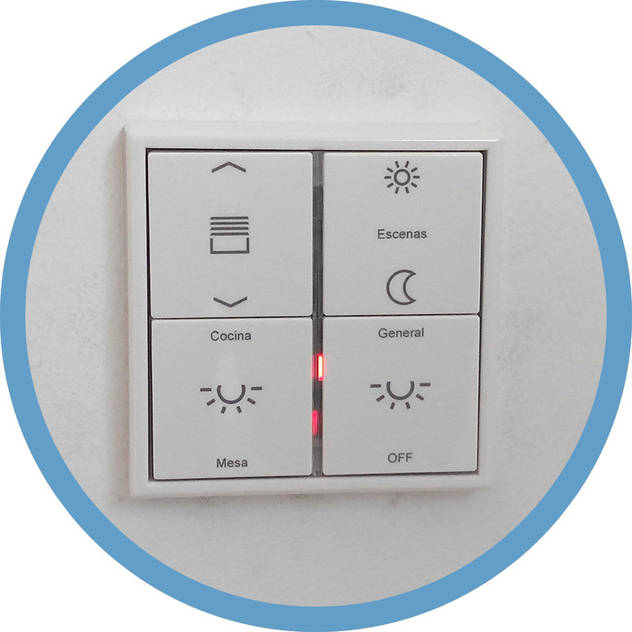 Domótica KNX en una Passivhaus desconectada de la red eléctrica, Indomotiq, Inmótica y Domótica (Madrid y zona centro) Indomotiq, Inmótica y Domótica (Madrid y zona centro) Livings de estilo moderno