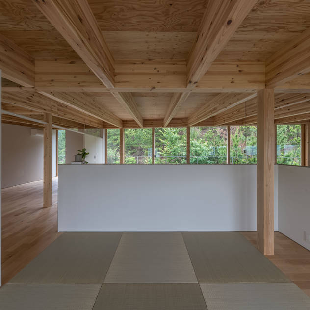 畳スペース: 武藤圭太郎建築設計事務所が手掛けた和室です。