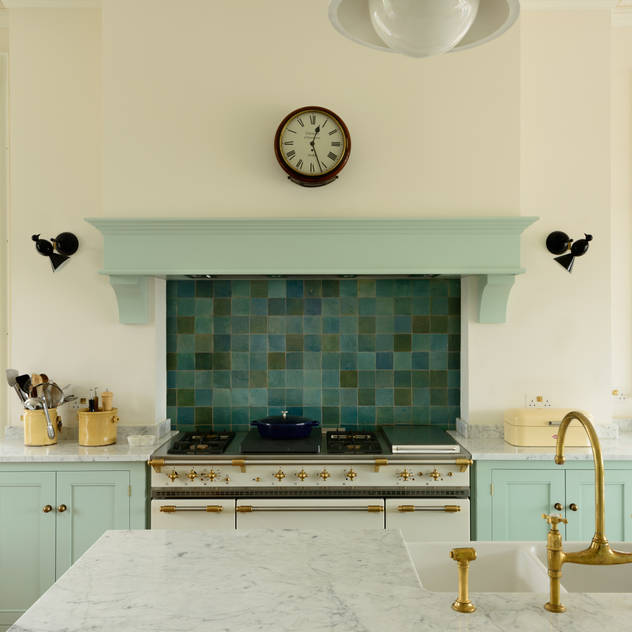 The York Townhouse Kitchen by deVOL by deVOL Kitchens Classic Solid Wood Multicolored