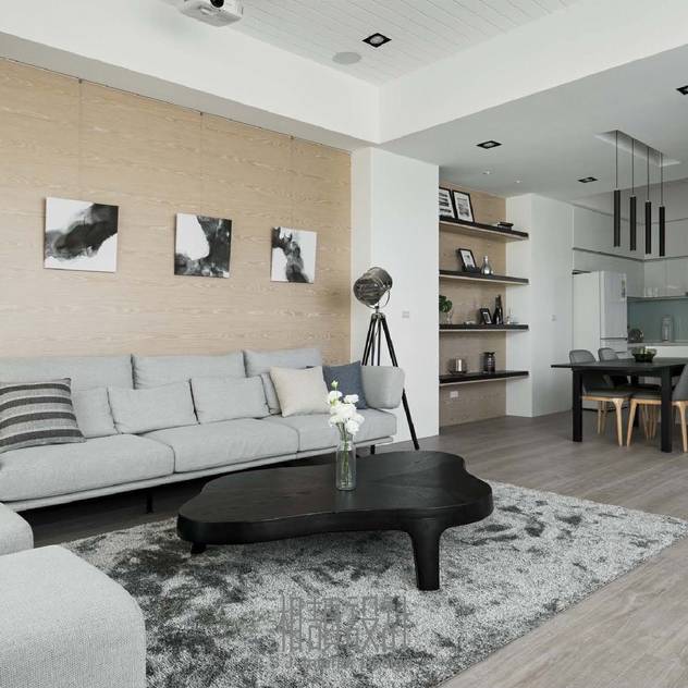 minimalistic Living room by 湘頡設計