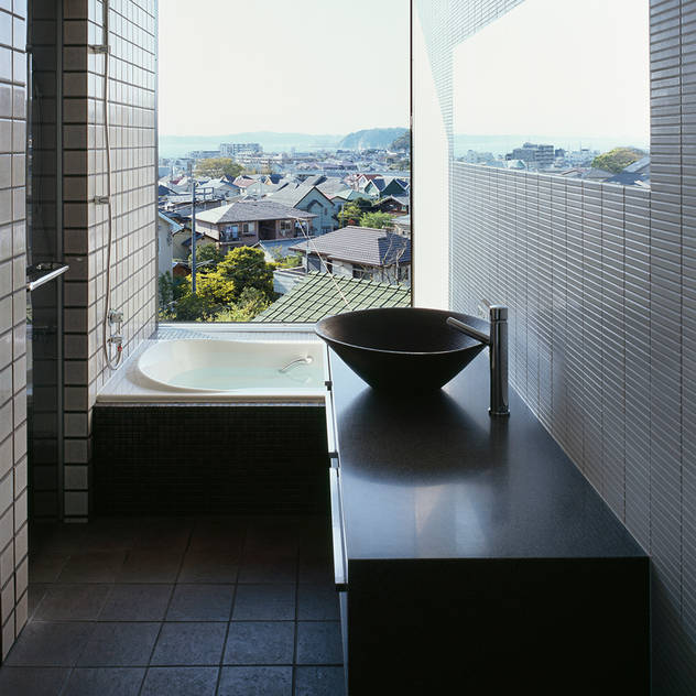 浴室: 松岡淳建築設計事務所が手掛けた浴室です。,和風 