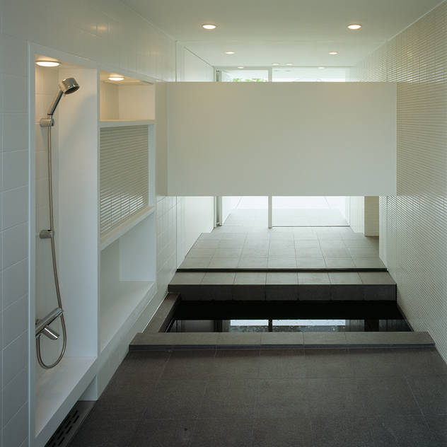 浴室: 松岡淳建築設計事務所が手掛けた浴室です。,モダン 