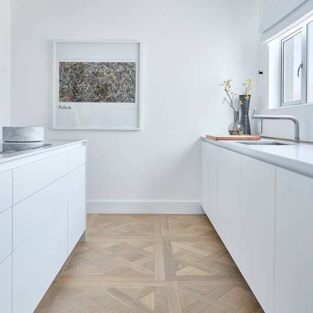 Minimalistic Kitchen Oggie Flooring Small kitchens Solid Wood Yellow